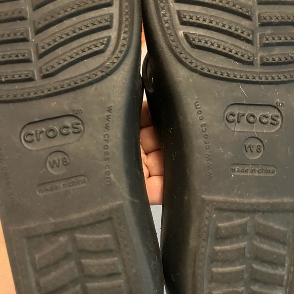 Croc Sandals - Women’s- Black slide ins-Size 8 - Picture 11 of 11
